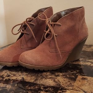 White Mountain Chestnut Wedges | sz 7.5